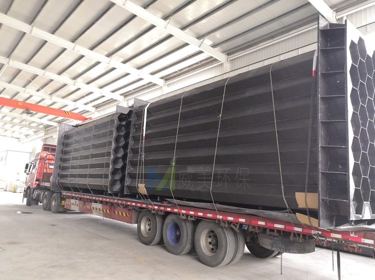 電除霧器吊裝完畢，整裝待發(fā)